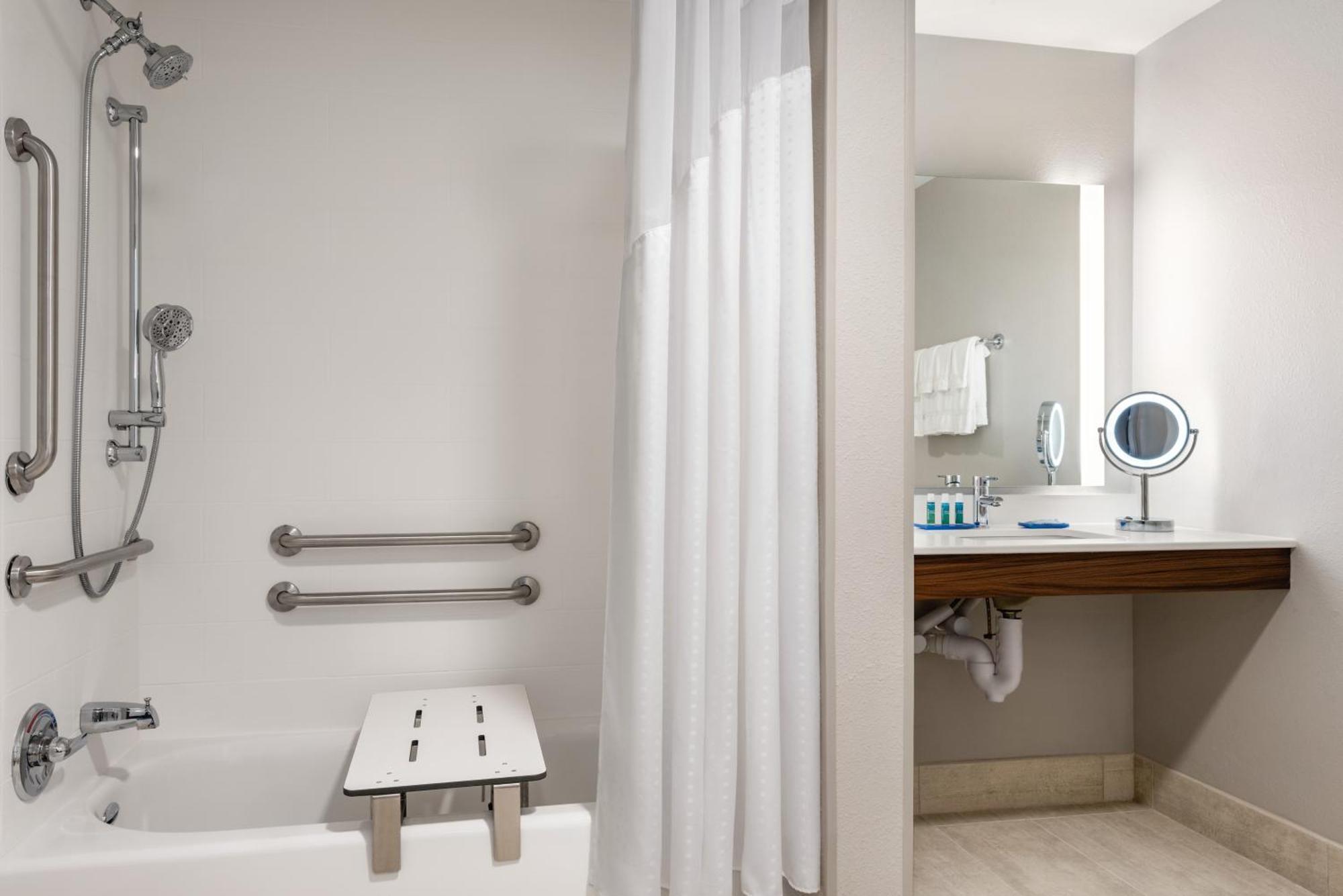 Holiday Inn Express & Suites - West Des Moines - Jordan Creek By Ihg Buitenkant foto